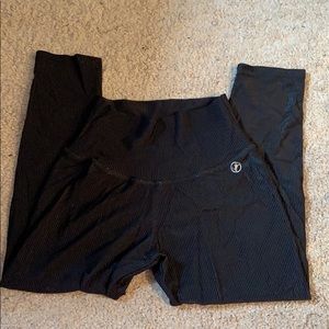 Ribbed scrunch butt leggings